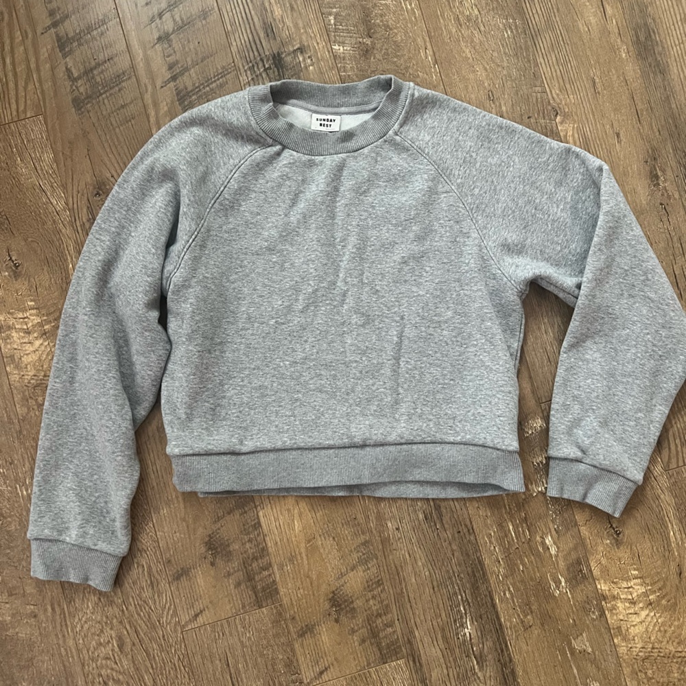 Aritzia Sunday Best Light Gray sweatshirt